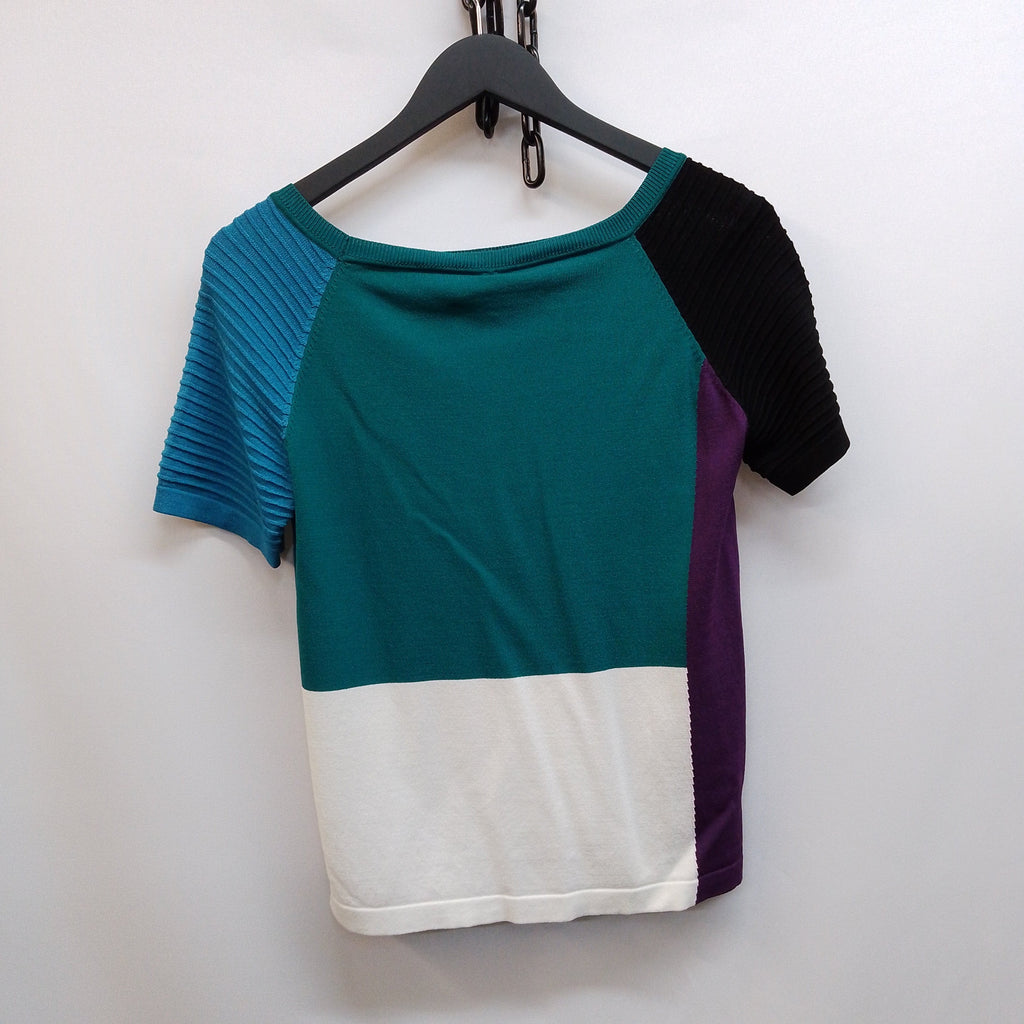 United Colours Of Benetton. Multicoloured Colour Block Knit T-Shirt Size XS - Spitalfields Crypt Trust
