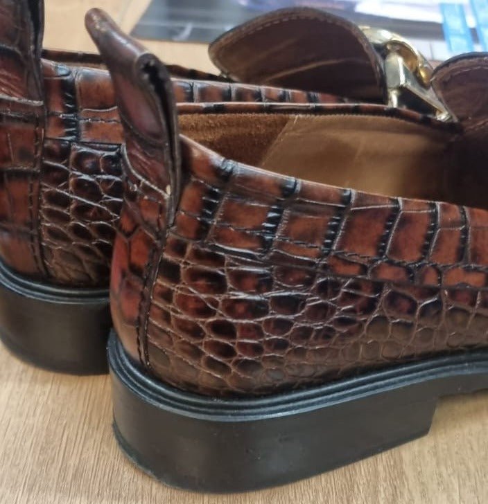 Vintage Mock Croc Brown Gold Buckle Loafers UK Size 4 EUR Size 37 - Spitalfields Crypt Trust